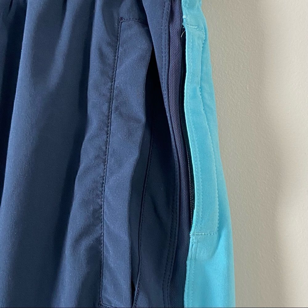 lululemon 9” Pace Breaker Short two toned blue lined - Picture 3 of 6